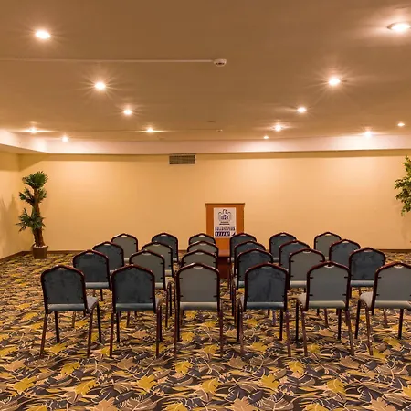 ホテル Holiday Park Resort 5*