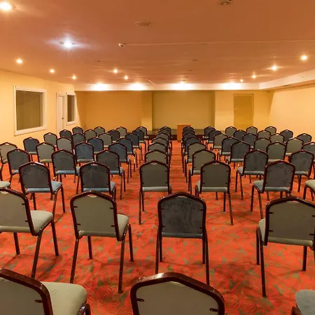酒店 Holiday Park Resort 5*