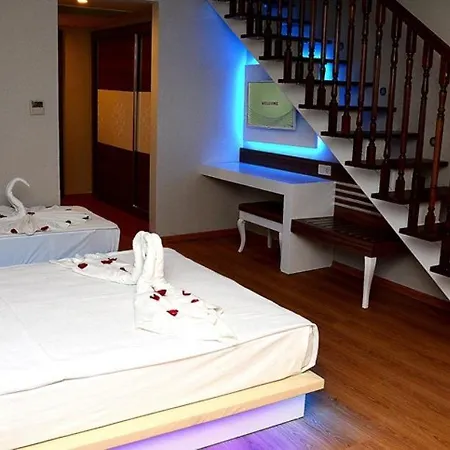 Holiday Park Resort 5* 阿拉尼亚