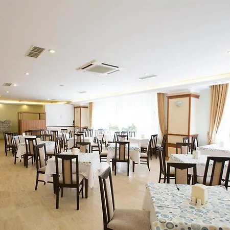 Otel Holiday Park Resort