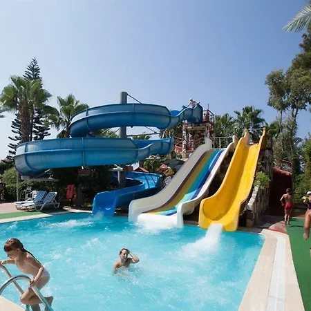 Otel Holiday Park Resort