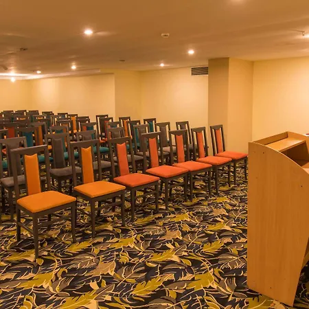 Otel Holiday Park Resort 5*